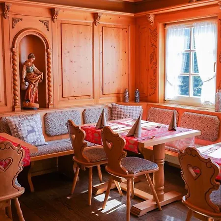 Hirschen Hotel 3*