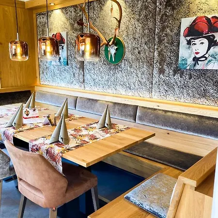 فندق Hirschen 3*