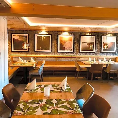 Hirschen Hotel 3*